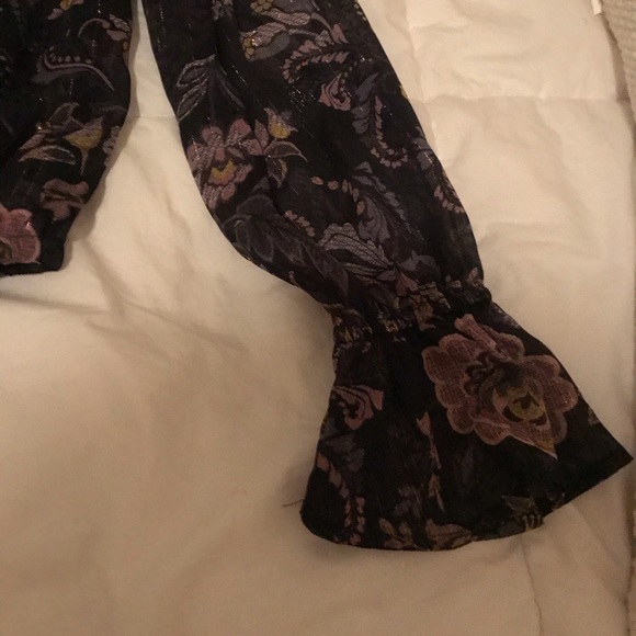 Francesca’s blouse size small - Picture 5 of 6